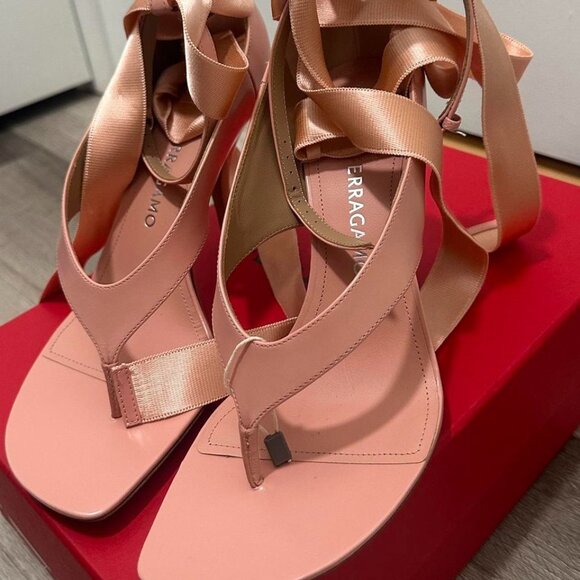 Ferragamo Ribbon Sandal Size 9 - Picture 3 of 4
